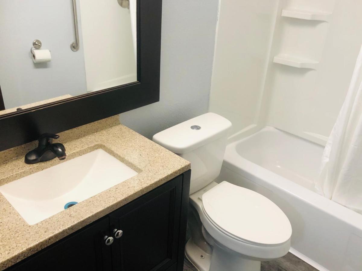Montgomery Inn & Suites 外观 照片