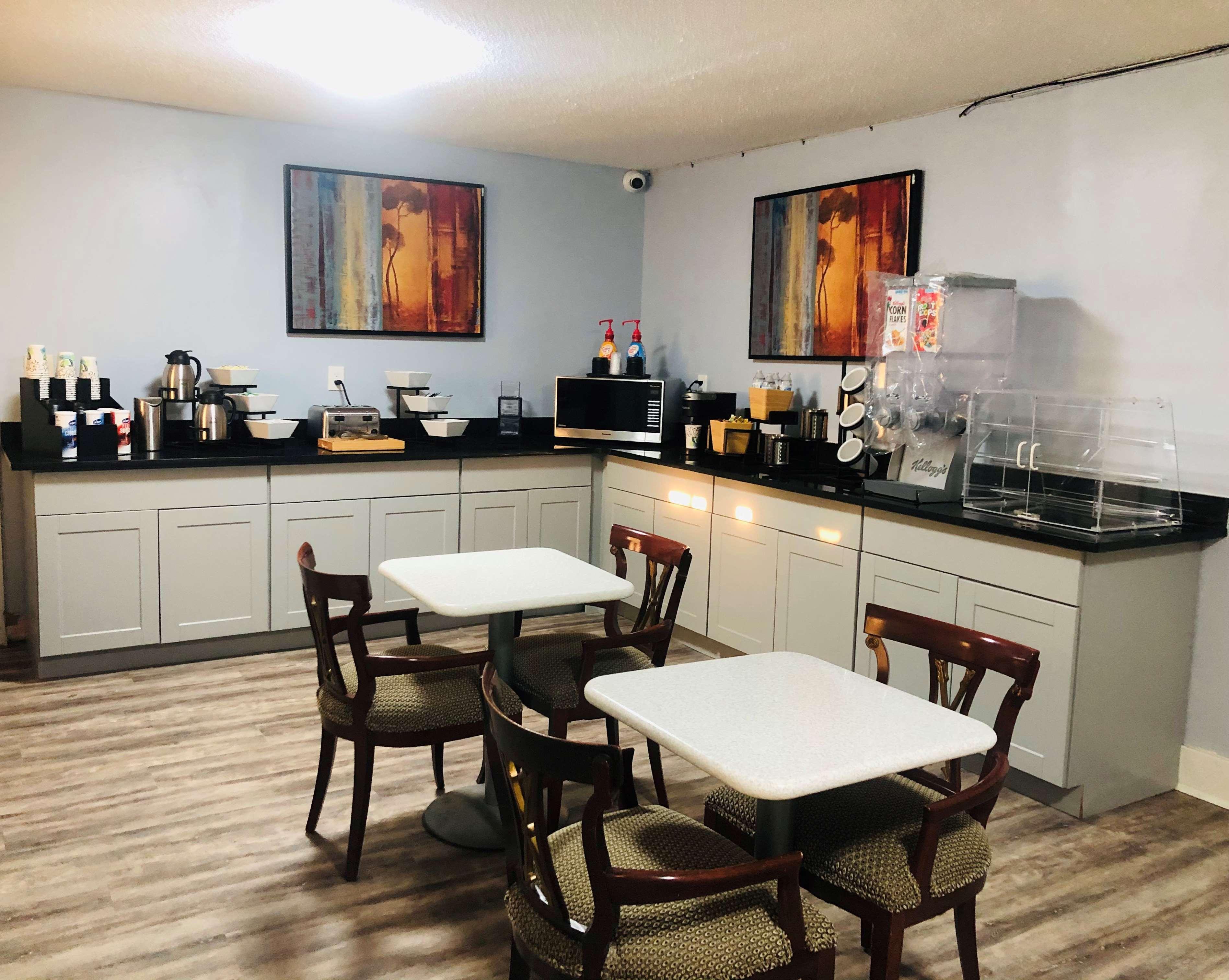 Montgomery Inn & Suites 外观 照片